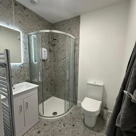 Townhouse 45 - Perfect For Two - No Stairs